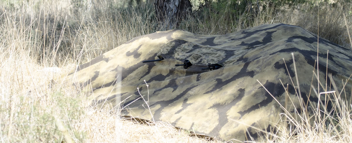  MILITARY CAMOUFLAGE EQUIPMENT, HIDES & NETS