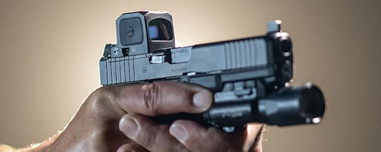 Trijicon RCR fitted to pistol